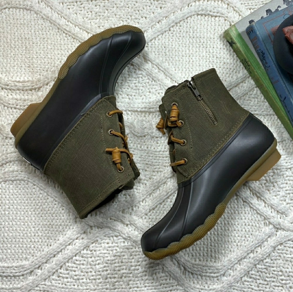 Women's Sperry Duck Boots size 7